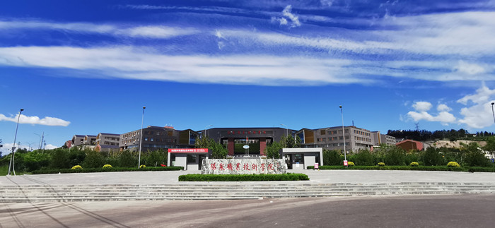 校園風(fēng)光4.jpg